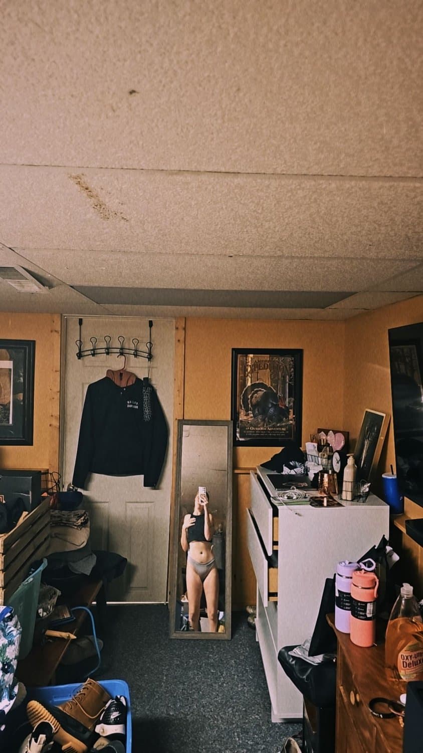 Click to view full size Hot And Slutty Petite Blonde Milf Military Wife pt3