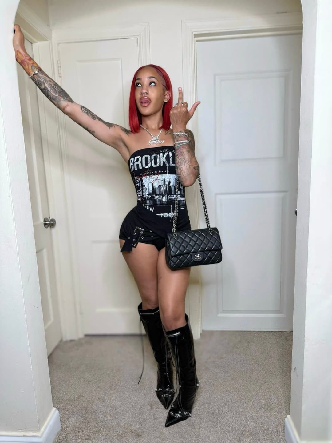 Fit ebony with phat ass & phat pussy print ???