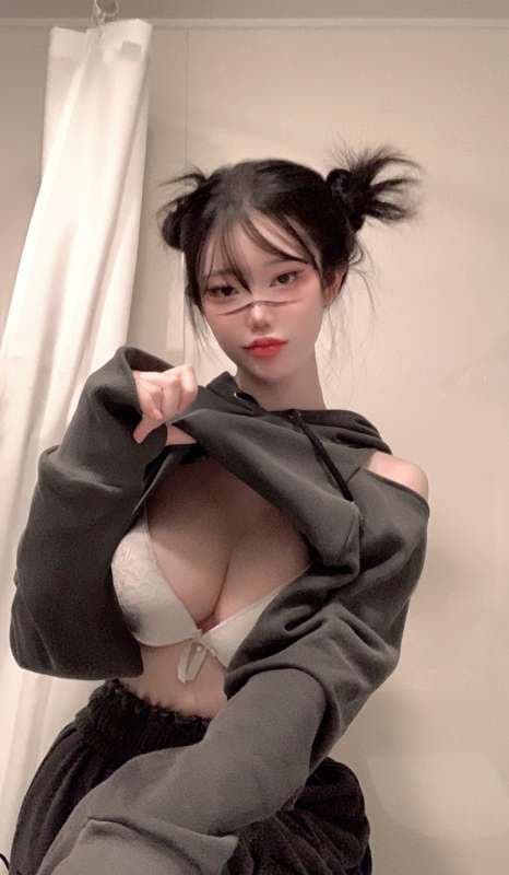 Cute thick asian cosplayer 4