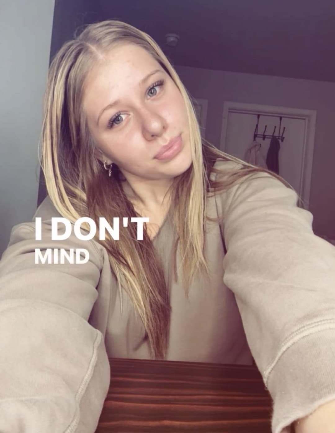 If you got a big dick and can trin dm once you put your dick on pic send or cum too