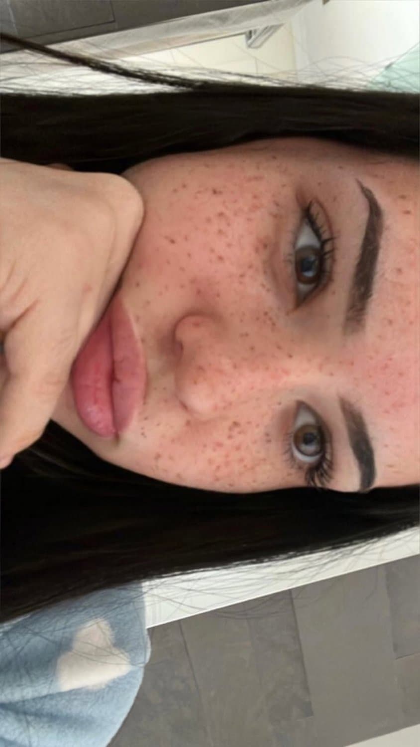 *21 años tiene esta hembra tetona