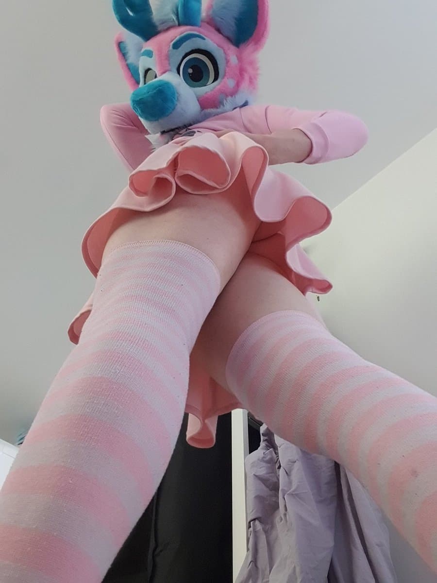 [FURRY] ??? british twink femboy furry with fat ass in deer fursuit (ďêëř_mäġâņ/ďêëřmäġâņäď)