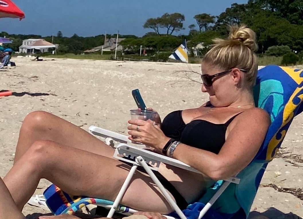 Click to view full size Kathy Bee (42 y/o cousin 34G Tits)