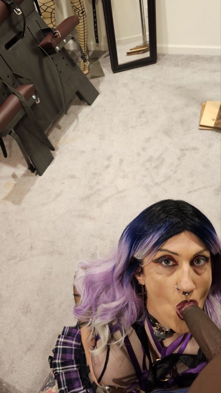 Comment what you’d do to this pathetic trans sissy latex whore.Tiffany minx @tiffanyminxcosplay