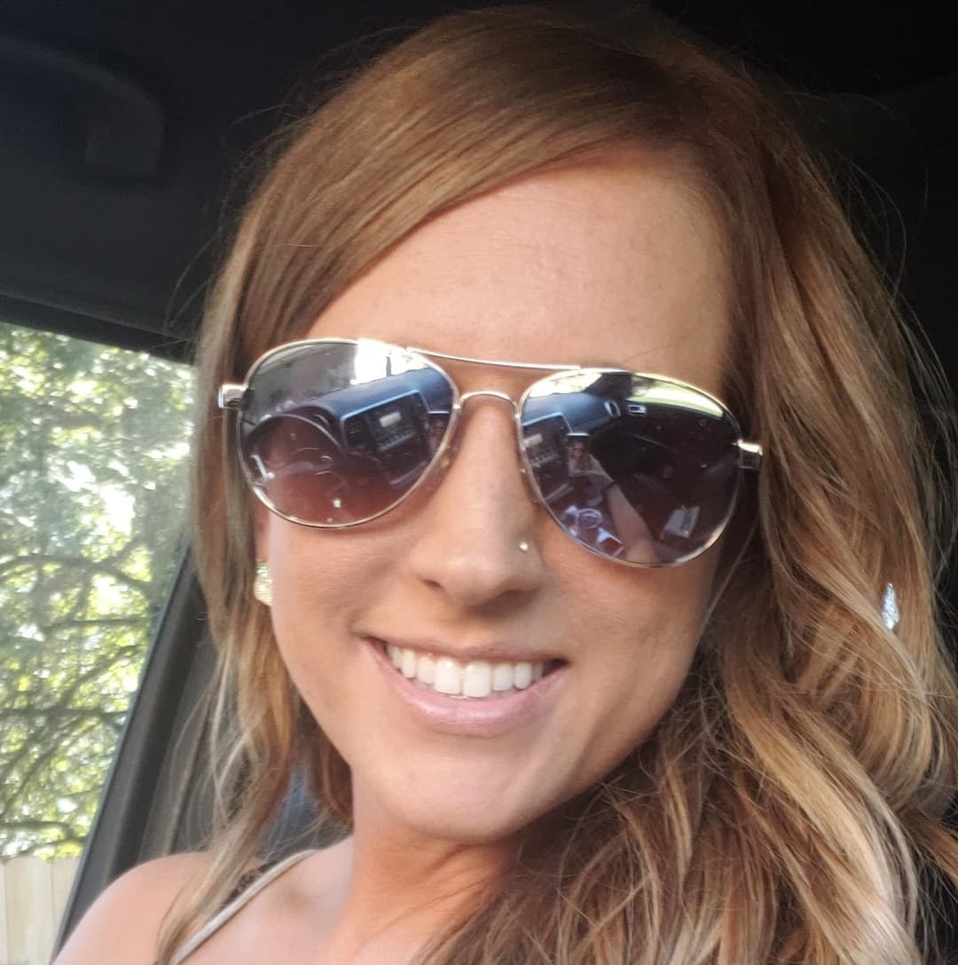 Click to view full size This G G W flasher is wrong about her body. She has a nice ass but her best feature is that pussy!