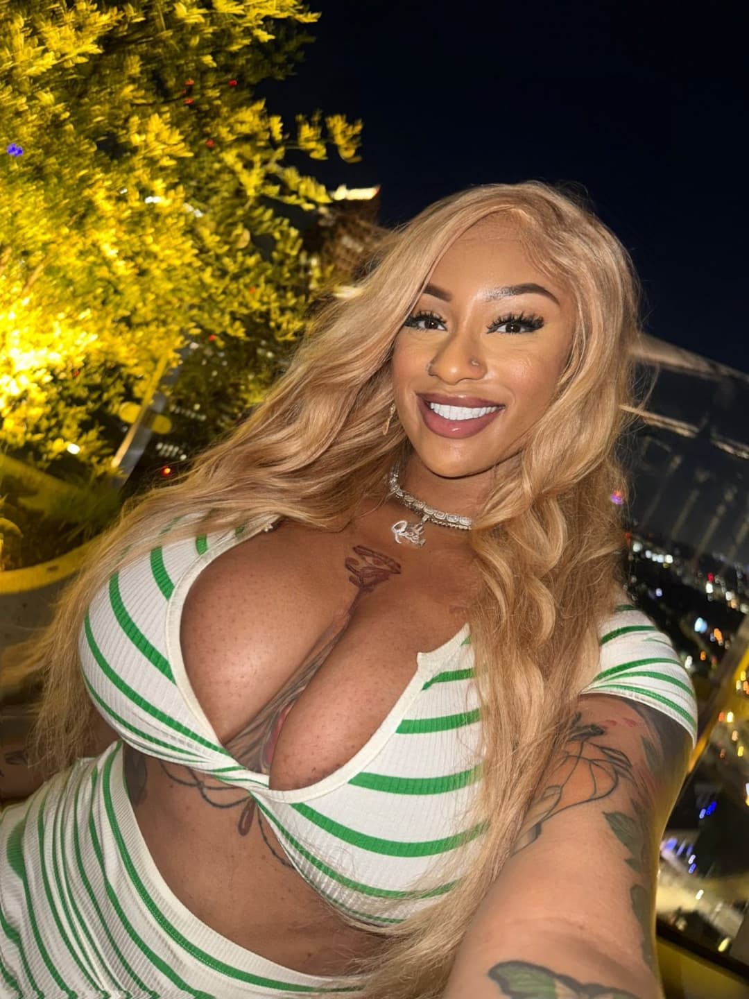 The Nigerian Amazon 6’4 Sophiadastallion Weight gain! Throwback and Recent