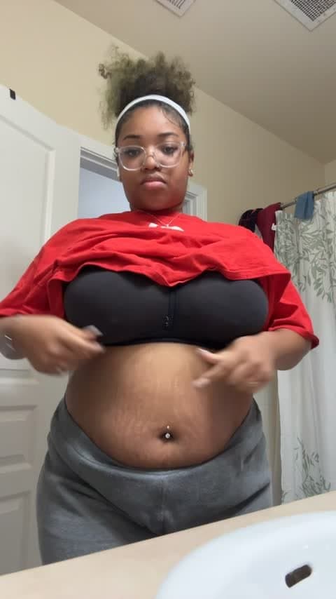 Bbw ebony titty and ass flash