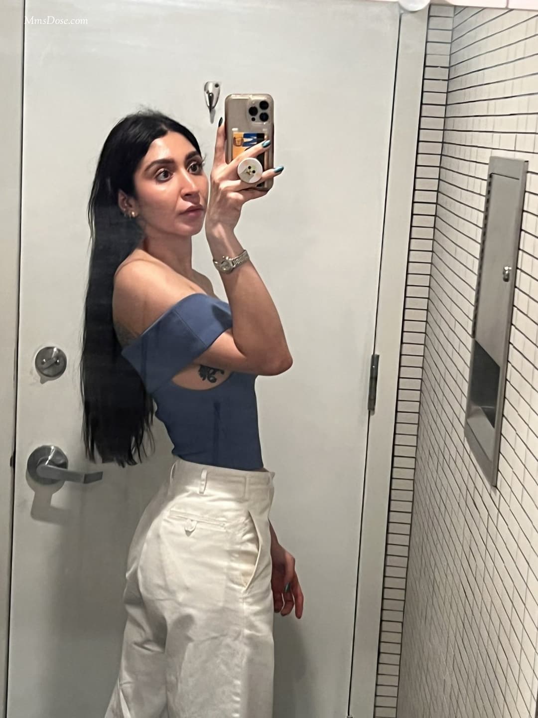 Extremely Hot Sexy Posh Indian Girl Sucking Huge BBC Hookup and Showing Her Perfect Nude Body