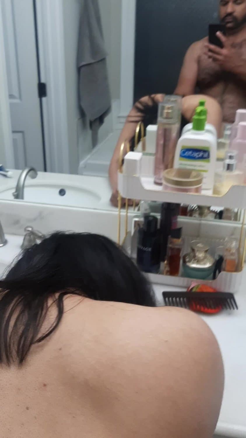 Fat Ass Wife Shows Off Her Thick Juicy Ass Body