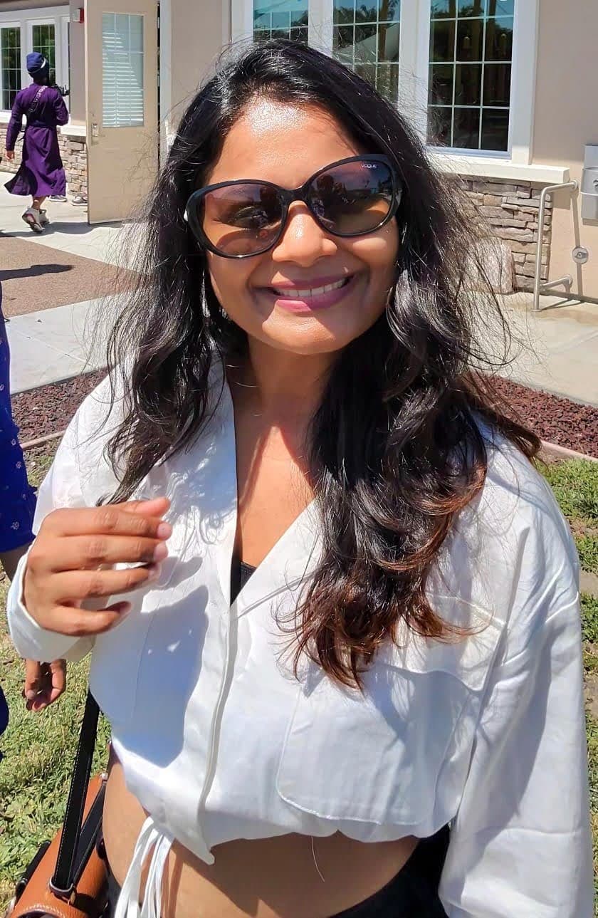 Sexy desi milf  brunette wife ?