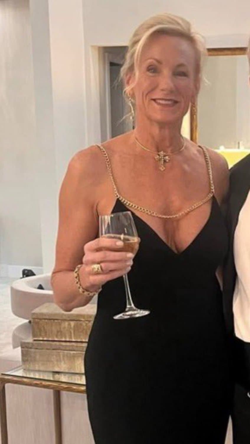 More of just sexy random lady’s.