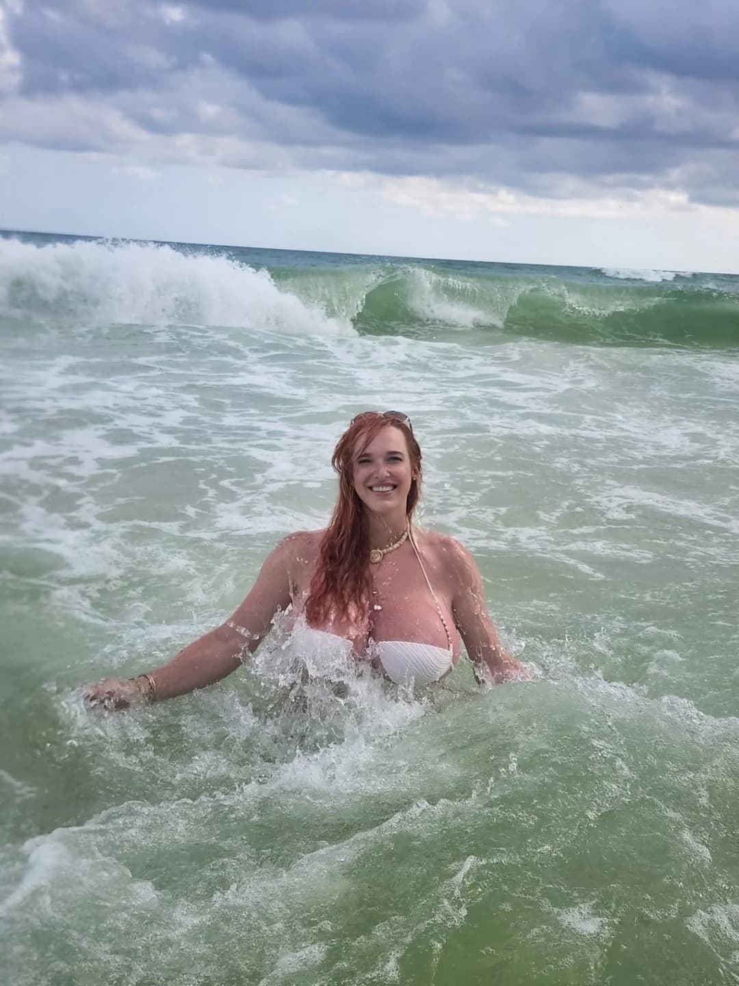 Click to view full size Fay peituda