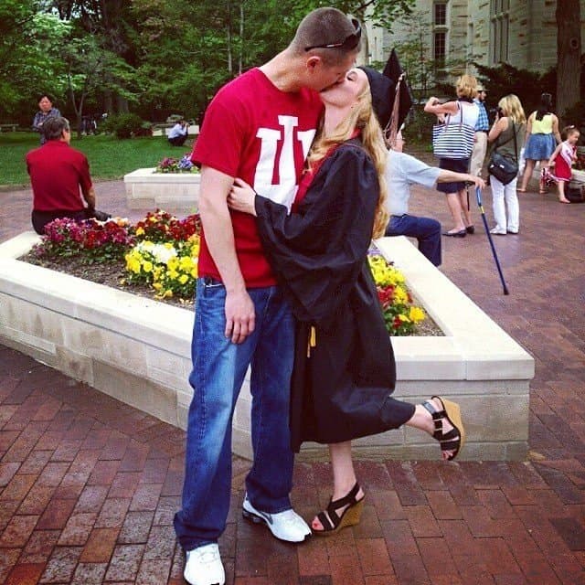 Small tits girl showing boobs at GGW