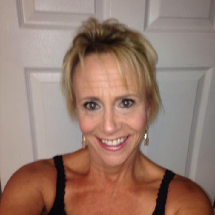 Lynn was happy to add her pussy to the collection of pussies guys were filming at mardi gras