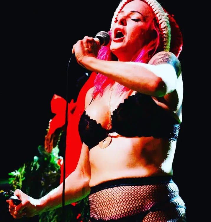 Desafio não goze nos peitos pt11 (storm large)