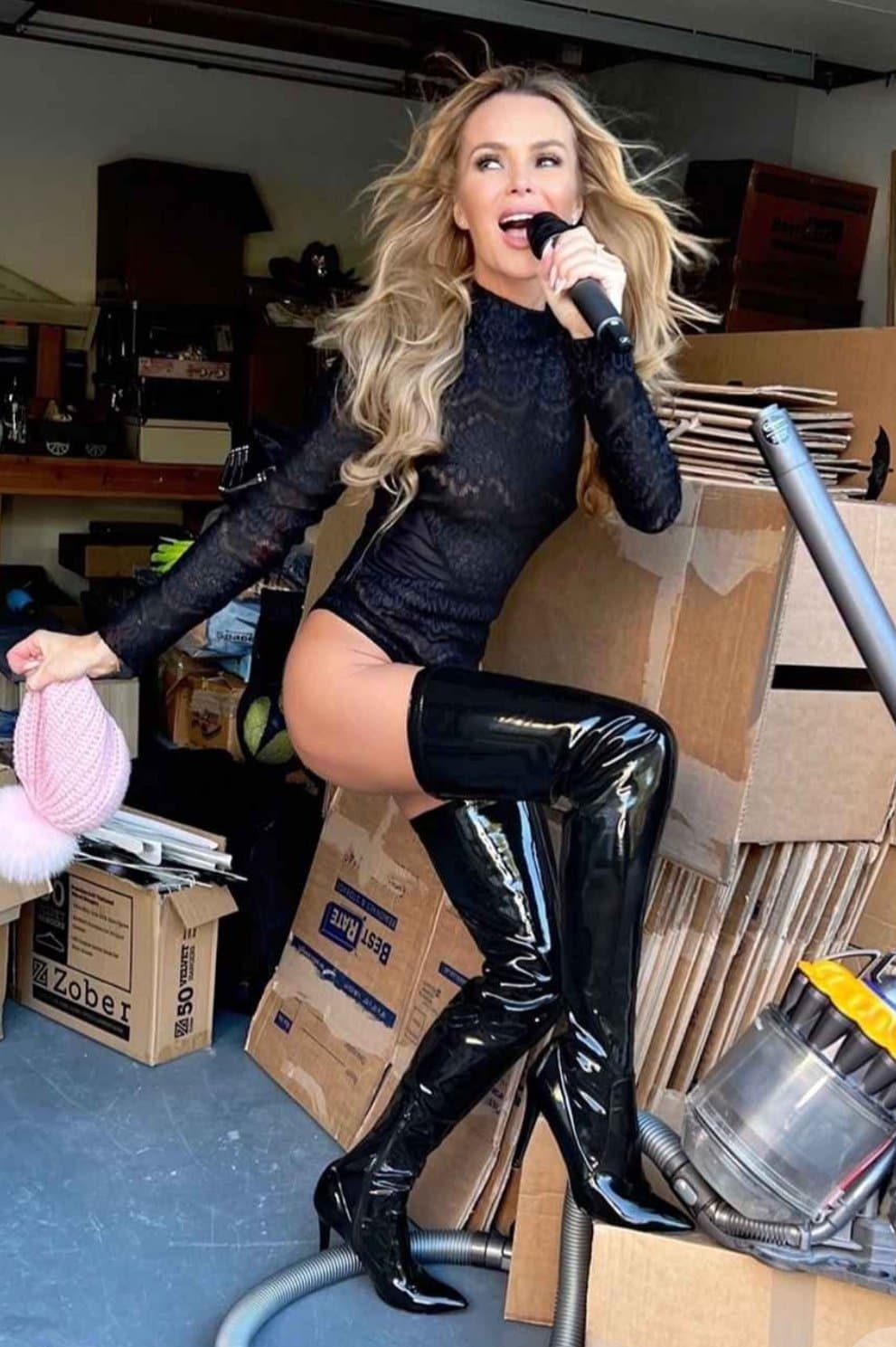 Amanda holden,1. ) classic Amanda pics to jerk to ??