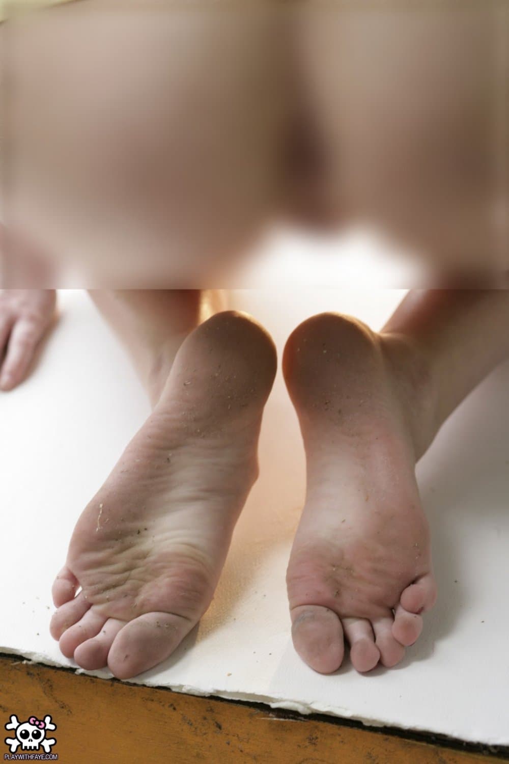 Beta censored - Faye Reagan in yellow