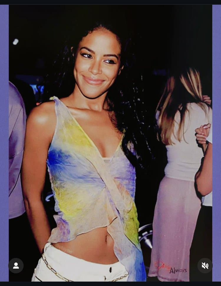 More Aaliyah masterbate to her