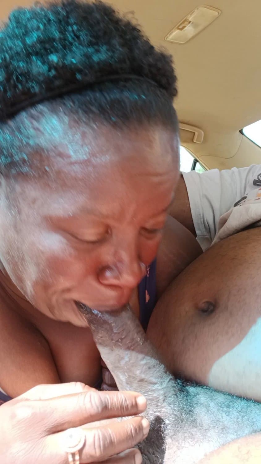 Click to view full size Ebony crackhead watches herself suck dick!!!!! New video!!!!!!