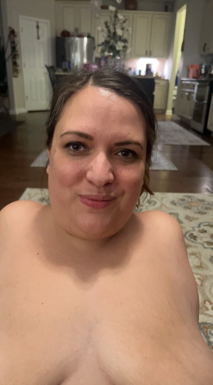 Cum slut Whitney takes a facial