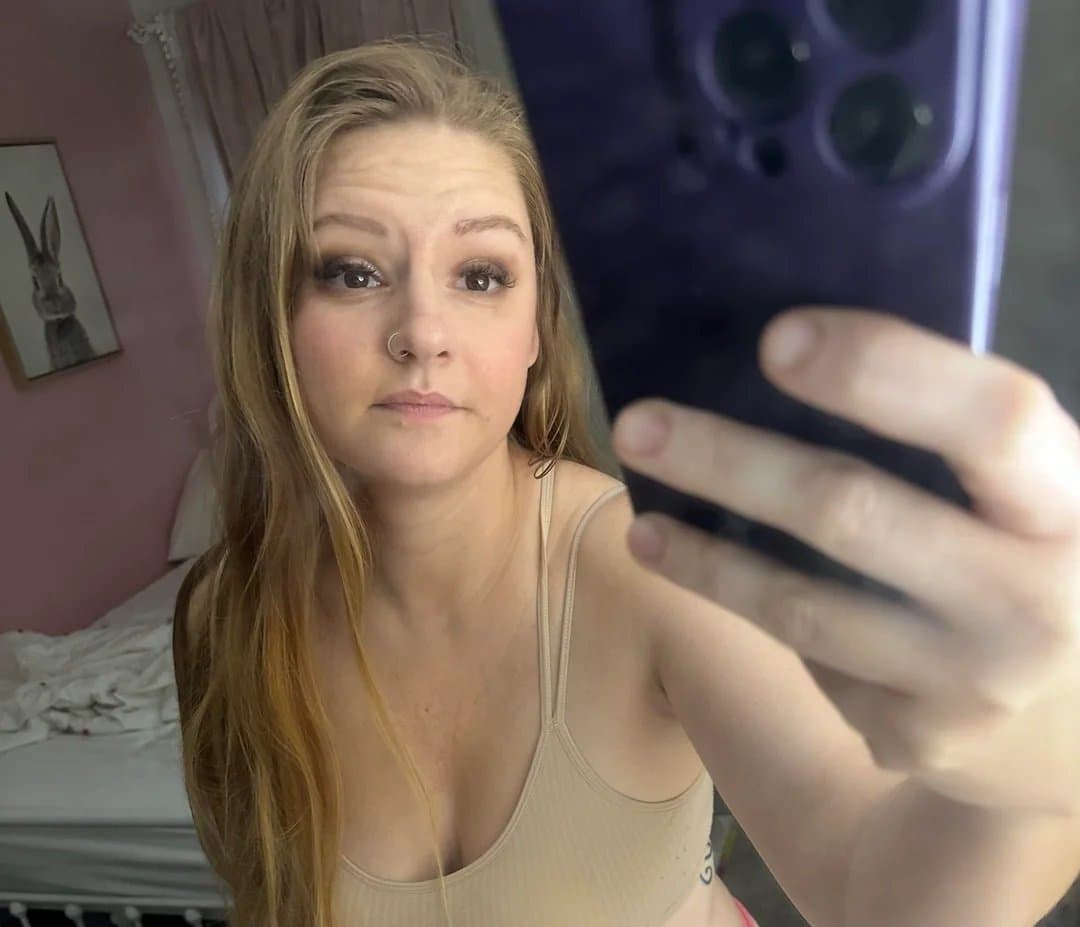 Cute amateur ginger gf with nice tits luvs to ride it bare! ???