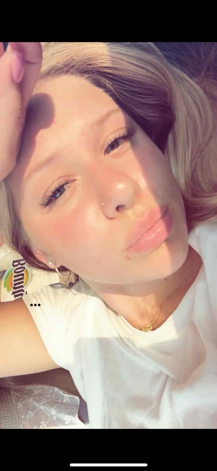 If you got a big dick and can trin dm once you put your dick on pic send or cum too