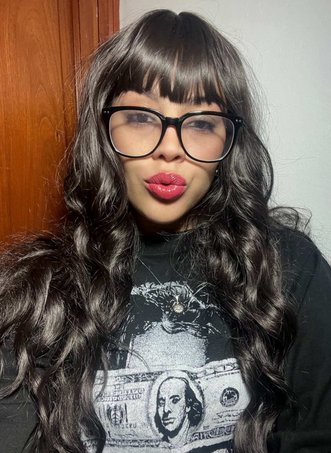 Click to view full size Kisses lead to clothes on the floor