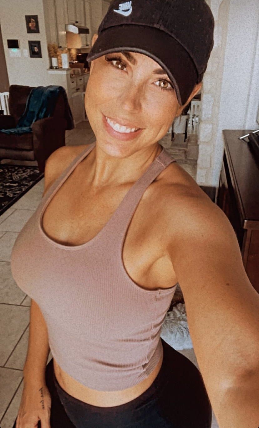 Click to view full size Texas milf Robyn fields