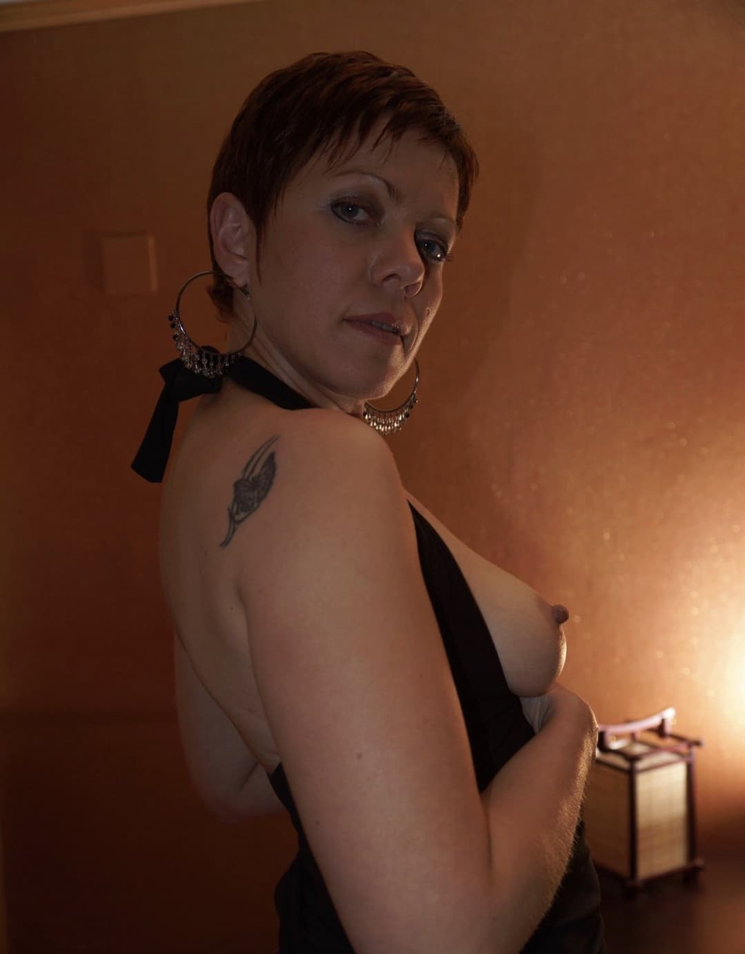 Barbara et sa robe noire