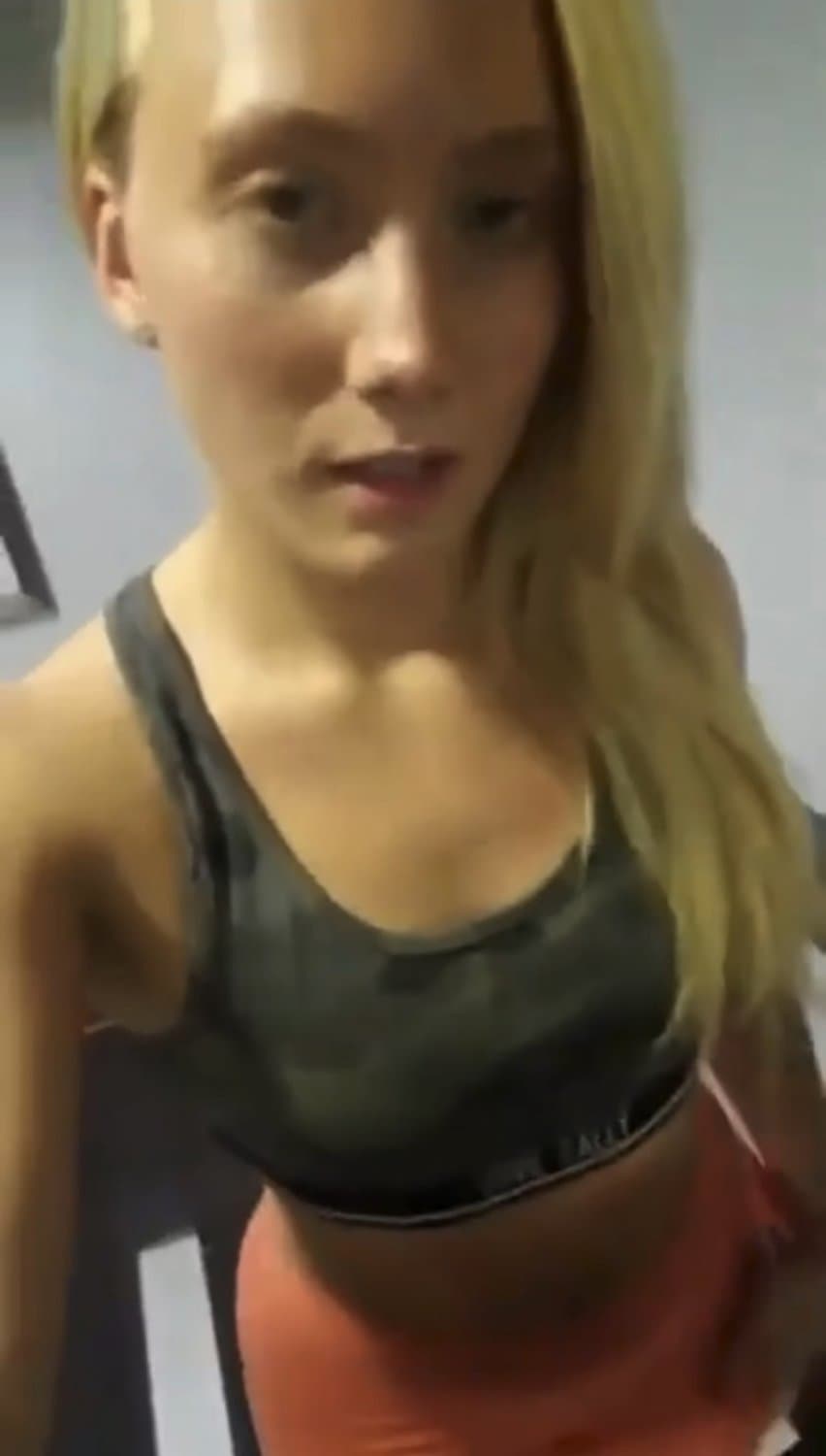 college gym slut masturbating at the gym