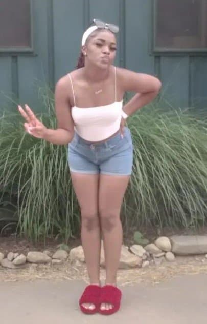 Black fuckmeat Jessiah spreads herself in public