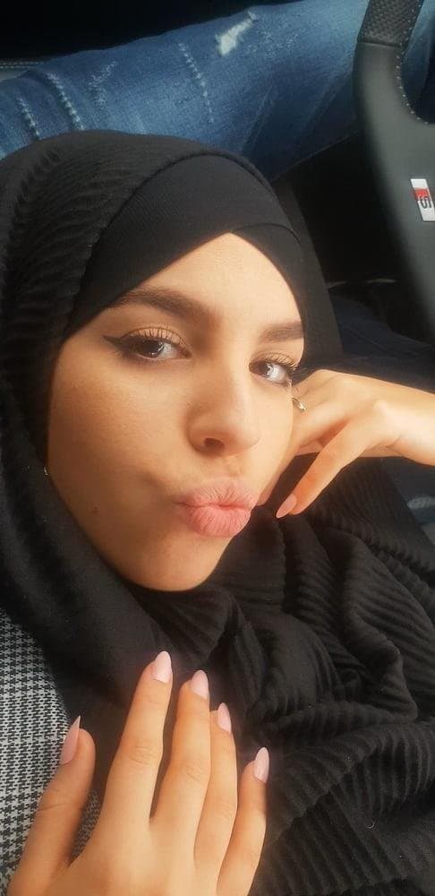 Pretty syrian muslim hijab girl