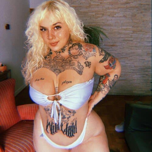 Mega buceta lisa e peluda