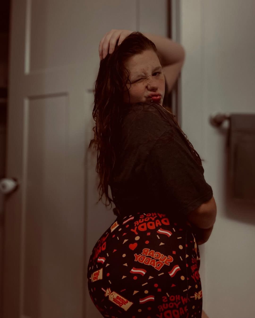 Redhead milf (post her pregnant in an earlier post)