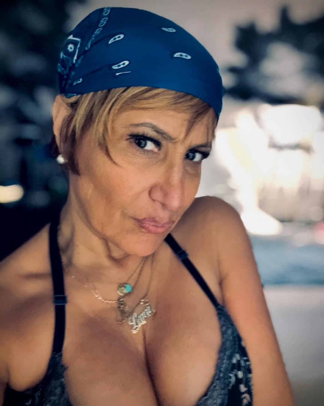 Thick Gilf flight attendant 2