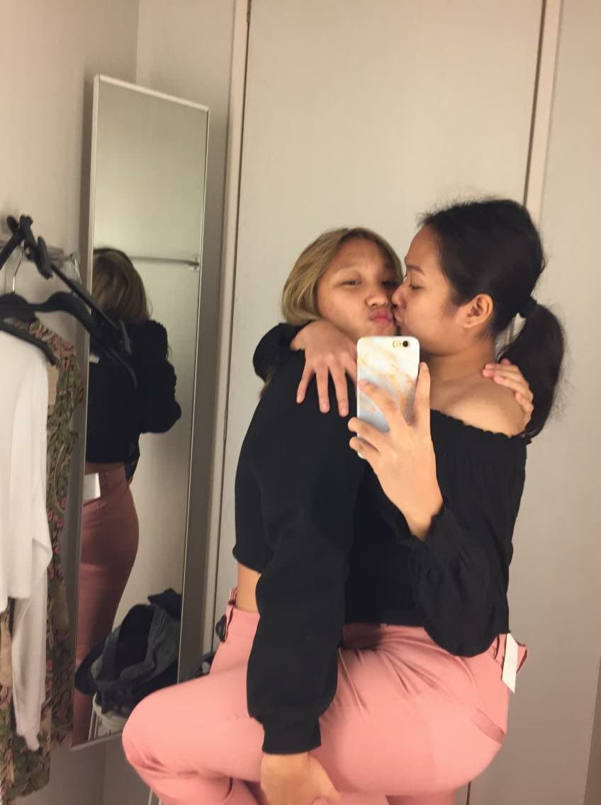 Lesbian thaï pretty girl