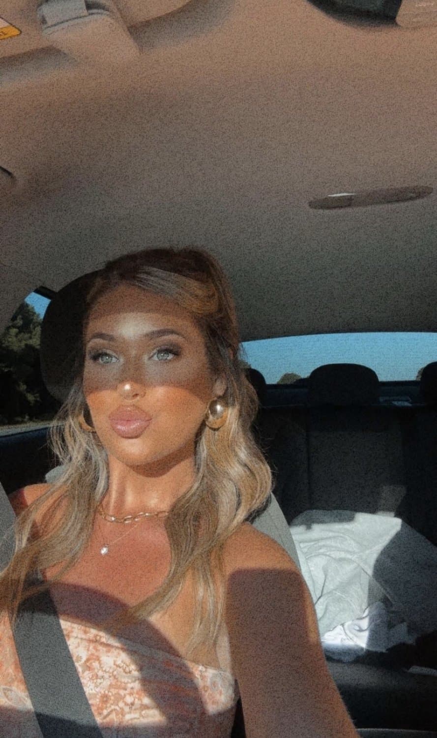 Big white girl built for strong gorilla thugs