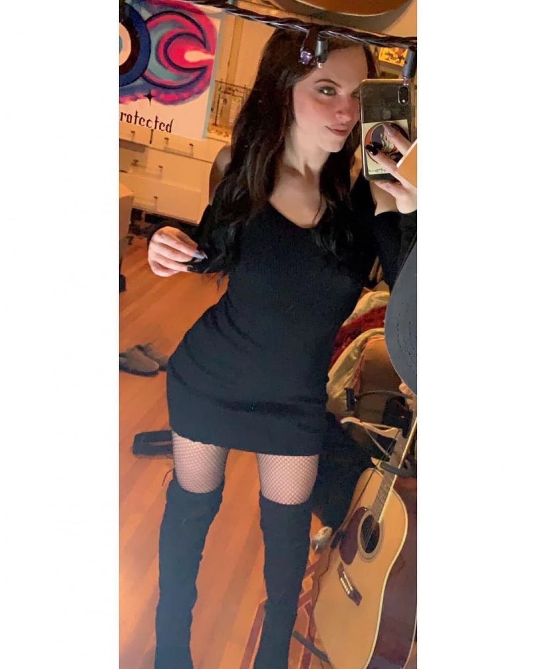 Little sis has a slutty older sis role model