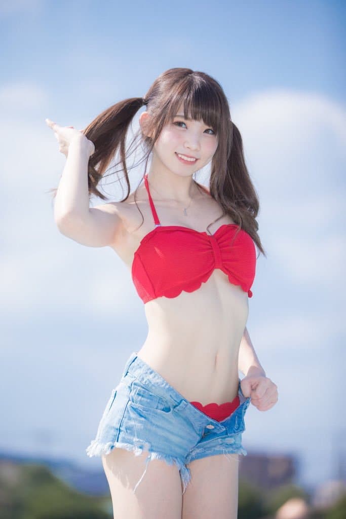 ENAKO RIN: these Japanese Cosplayer worth the waste of your offspring/ baby oil housed in your balls