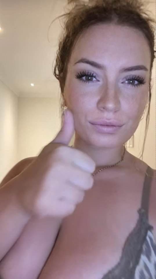 Go and write that dumb little slut on Kik and show her what an slut she is kik: lia.bergmann25