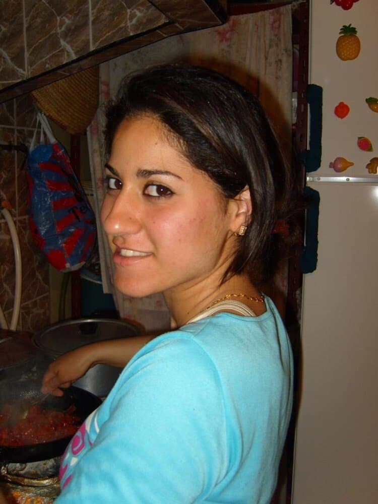 ASMA Bellahcene salope institutrice algérienne gratuite sur Ghazaouet