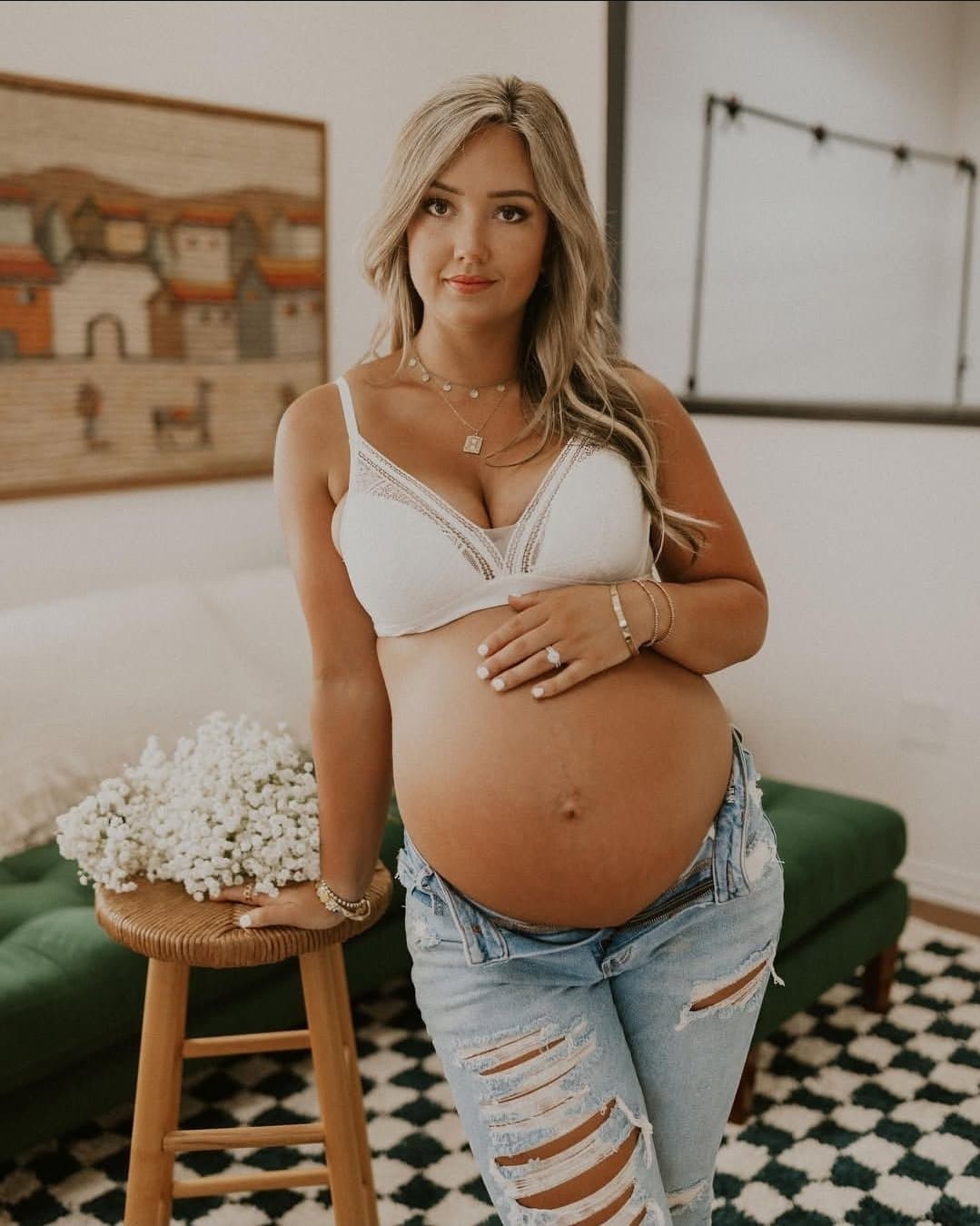 Hot Southern wife and mama Instagram influencer.