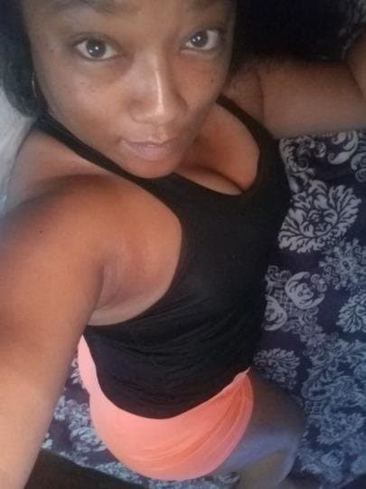 REAL EBONY MOM WET PUSSY ass play , FOUND IN HER PHONE