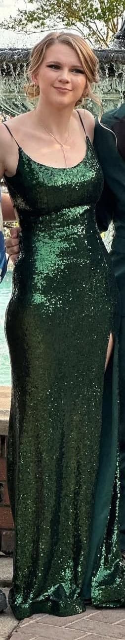 Free use cunt Sydney needs a confidence boost… what’s her use?