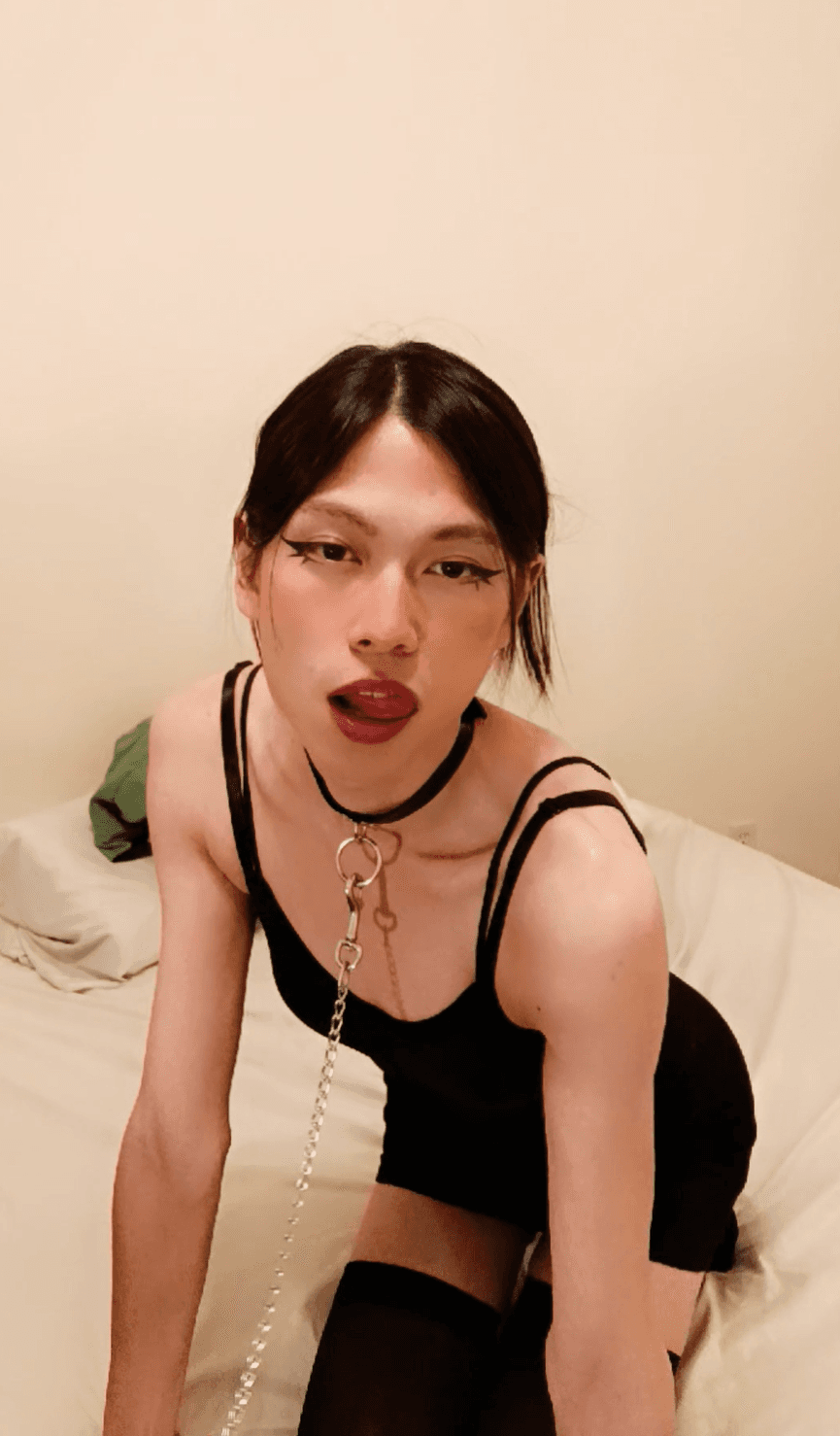 I need somebody to fuck me from behind and pull on my leash, make me do ahegao and drool