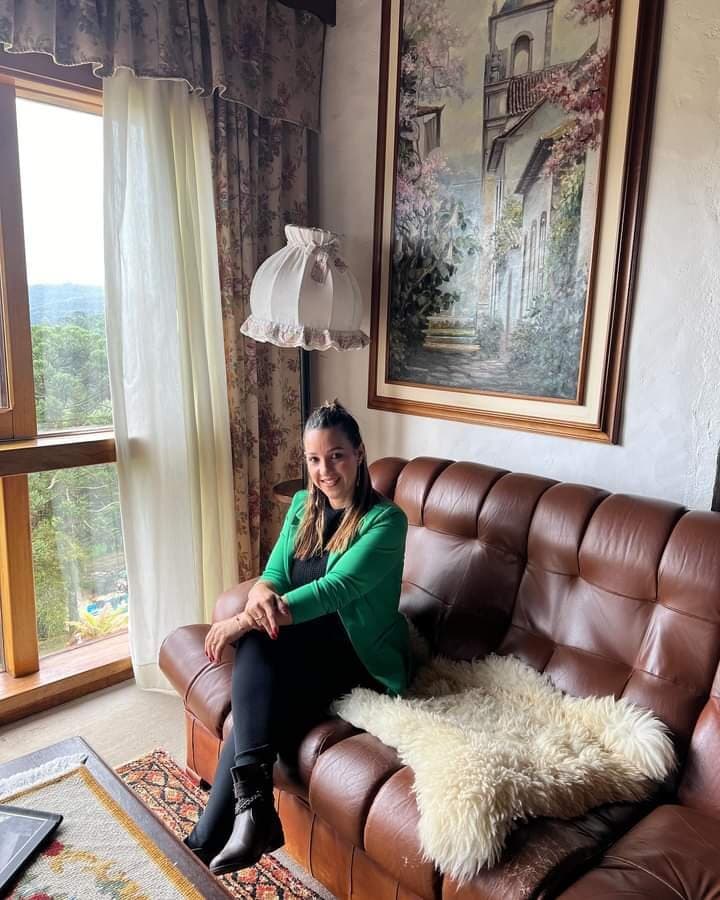 personal trainer casada deve cornear o marido ???