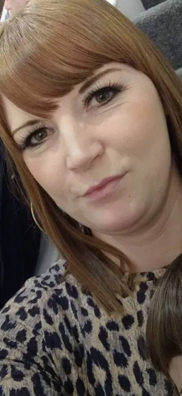 Wife Cheryl 45yo from Leeds UK ??