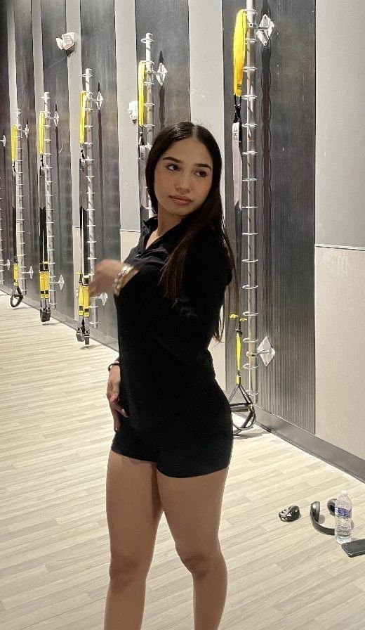 Horny slut films a sex tape with her boyfriend for the first time