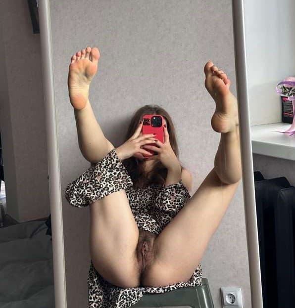 Petite salope belle chatte