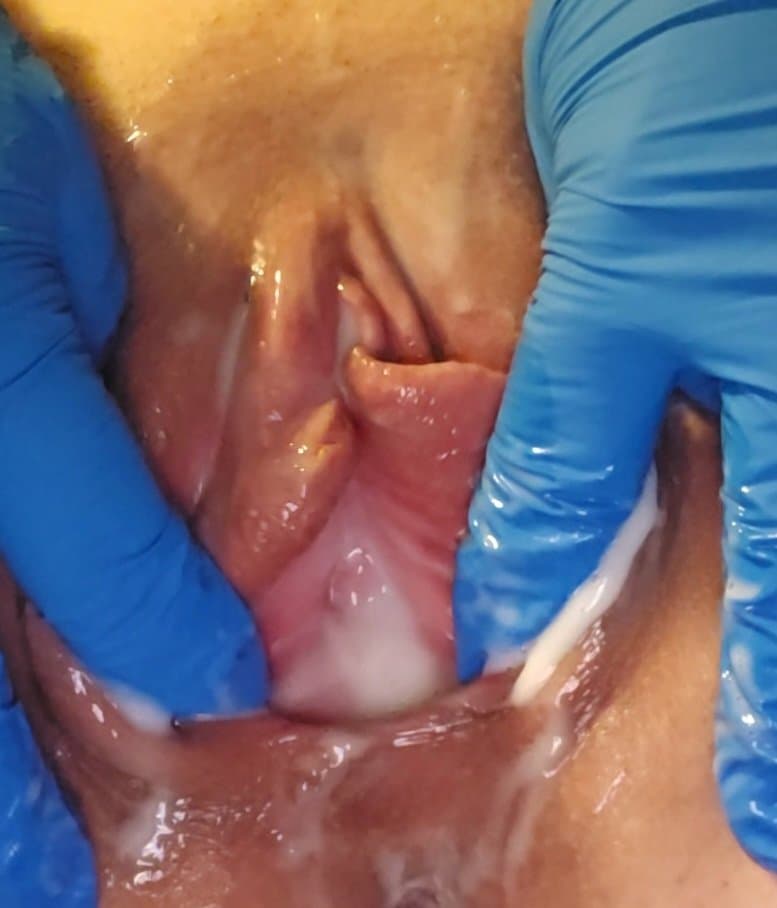 19 year old Charlotte creaming her swollen pussy.     KIK LickMySwollenPus